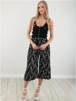 Qed Black / White Pleat Pattern Wide Leg Trousers -Deals The Lush Dresses Store 28097 2